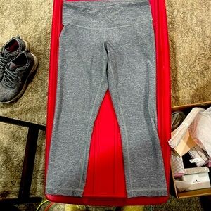 Lululemon size 6 crop 28” inseam
